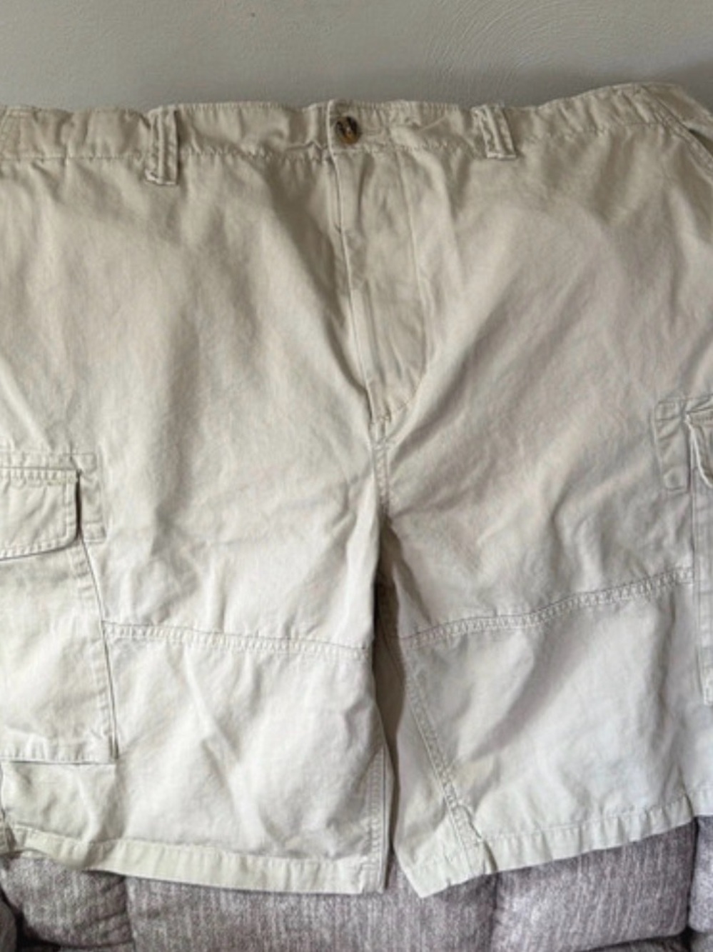 Ralph Lauren Beige Cargo Shorts with Side Pockets
